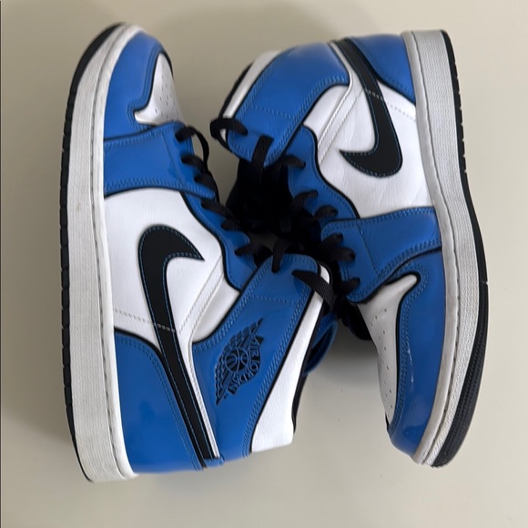 Jordan 1 SE Mid Signal Blue - Picture 3 of 9